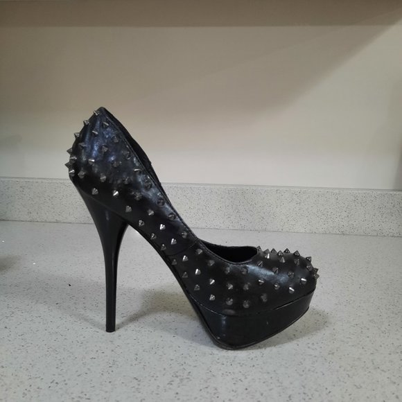 NEW Black Pumps - Picture 3 of 5